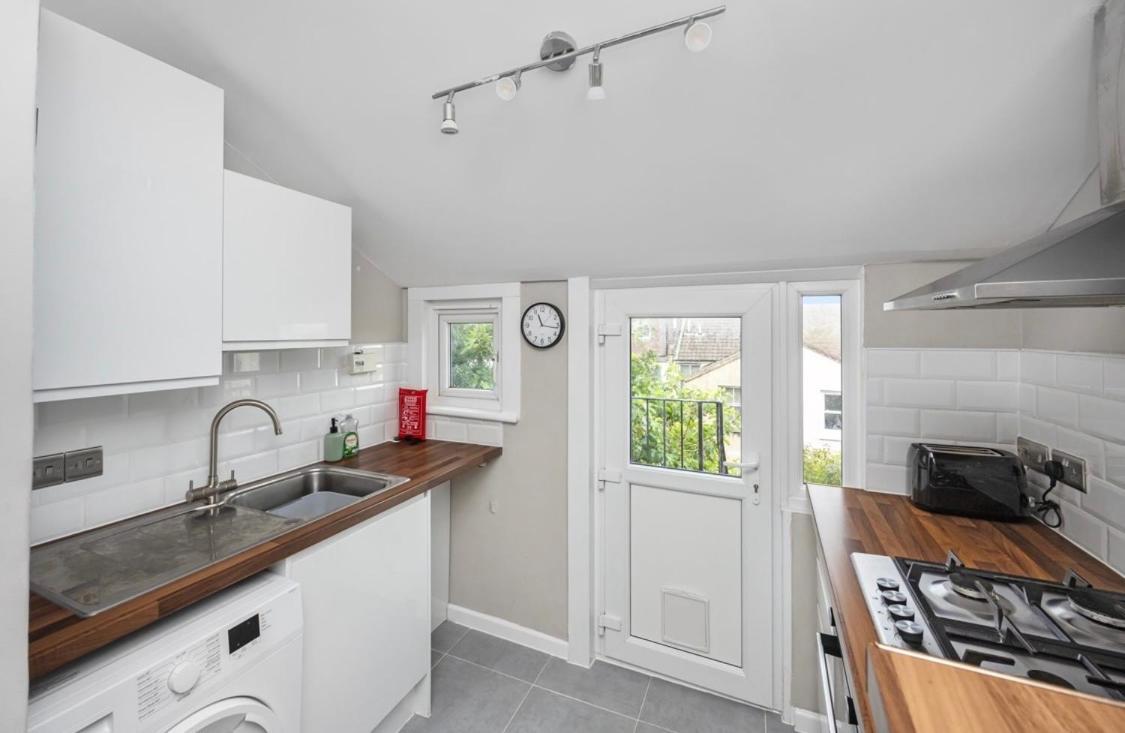Flat In & With Own Bathroom Hove