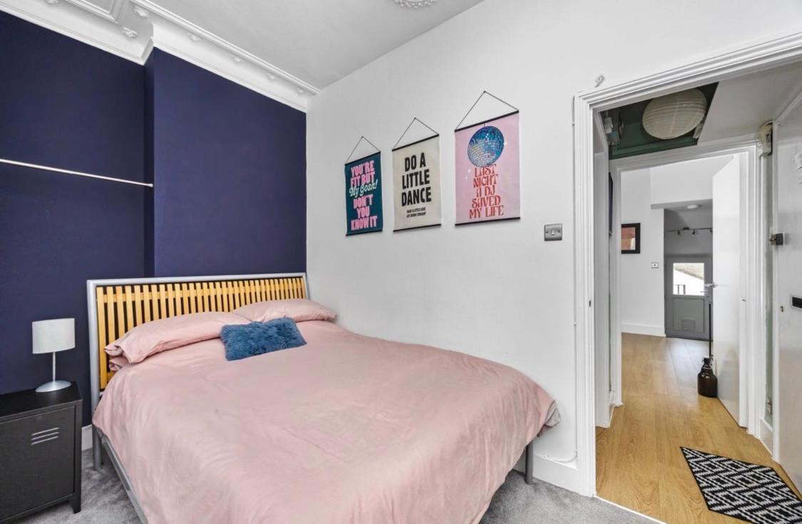 Flat In & With Own Bathroom