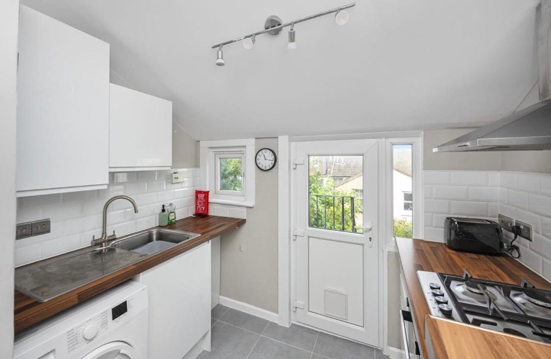 Flat In & With Own Bathroom Apartment